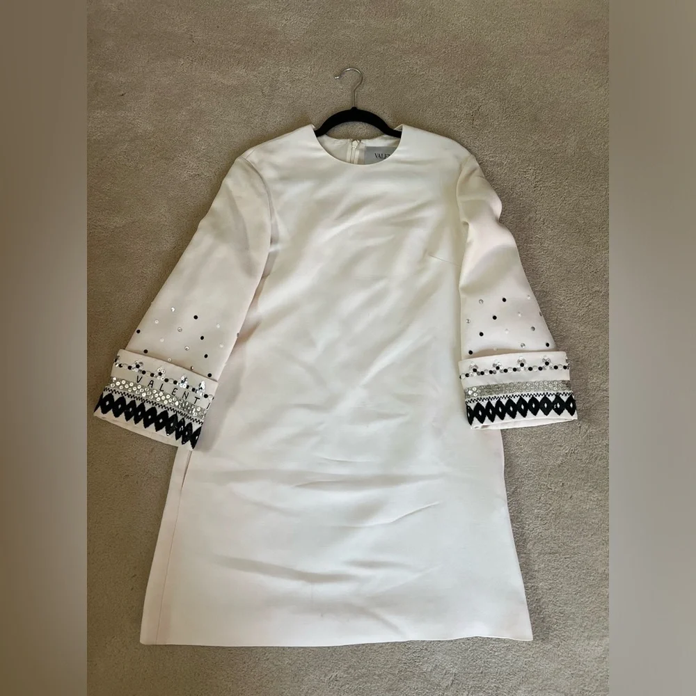 Valentino Dress, Size 40 (4 US) - Picture 6 of 11